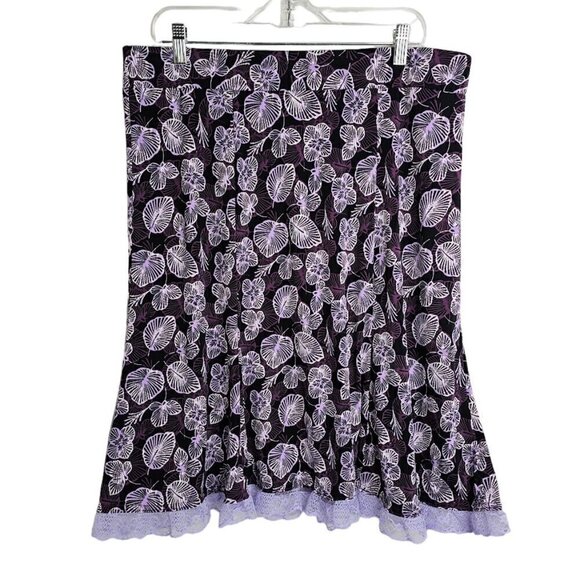 Sag Harbor Dresses & Skirts - SAG HARBOR Skirt size L BLACK & PURPLE FLORAL w LACE Feminine Summer Spring Cute